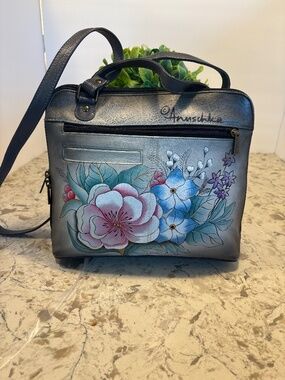 NWOT Anuschka Hand Painted Leather Crossbody Handbag ~ Grey With Vibrant Floral
